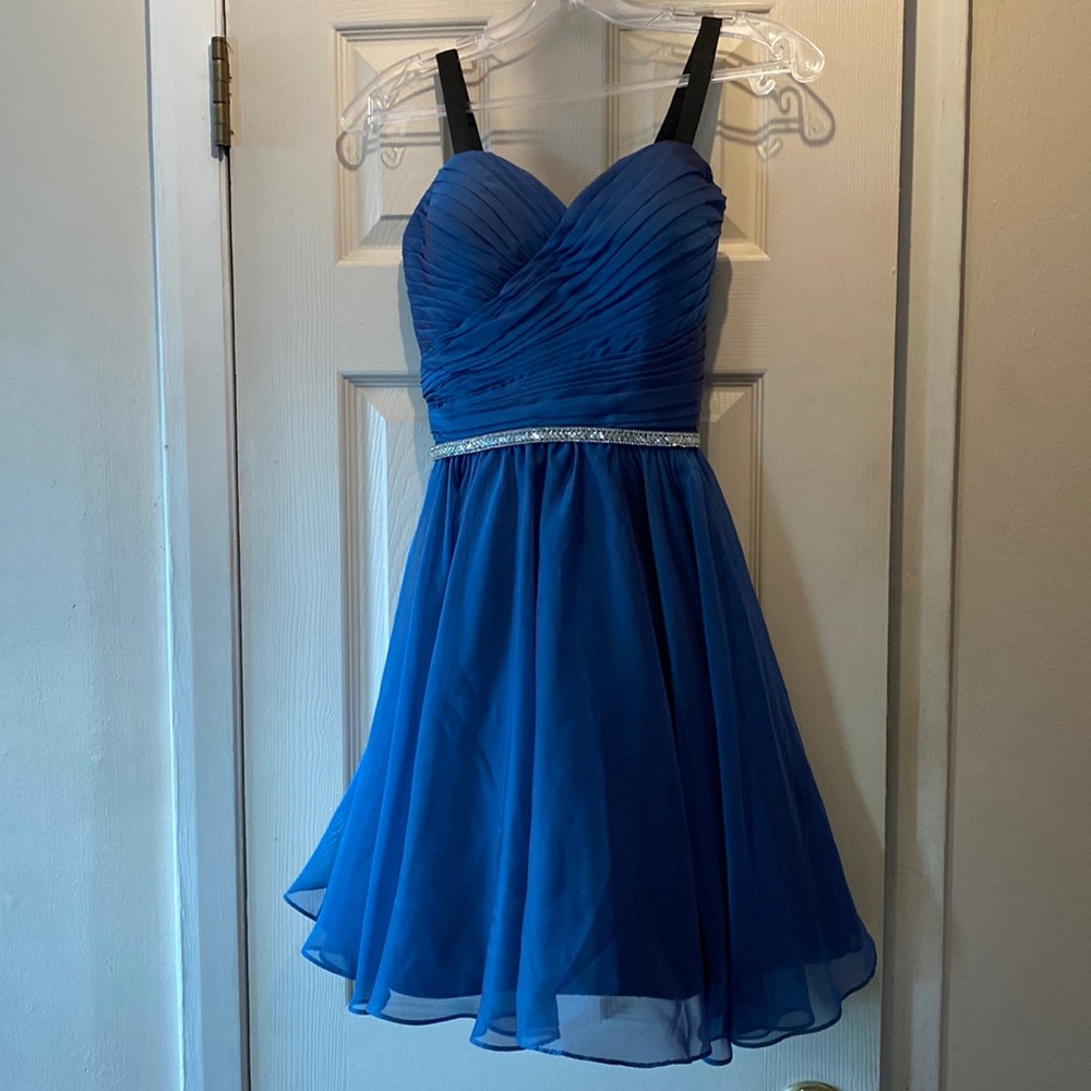 Party dress size 4 junior.  Beautiful condition. LaFemme - gorgeous blue